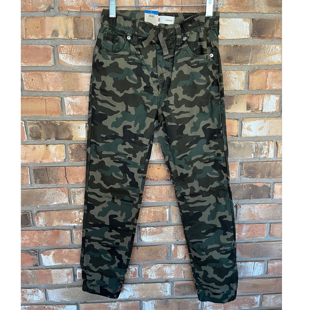 Levi’s Boys Youth Green Camo Joggers Size 12